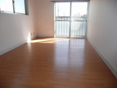Affordable 1R Apartment for Rent in Takasaki, Gunma - 20,000 Yen - Thumbnail 3