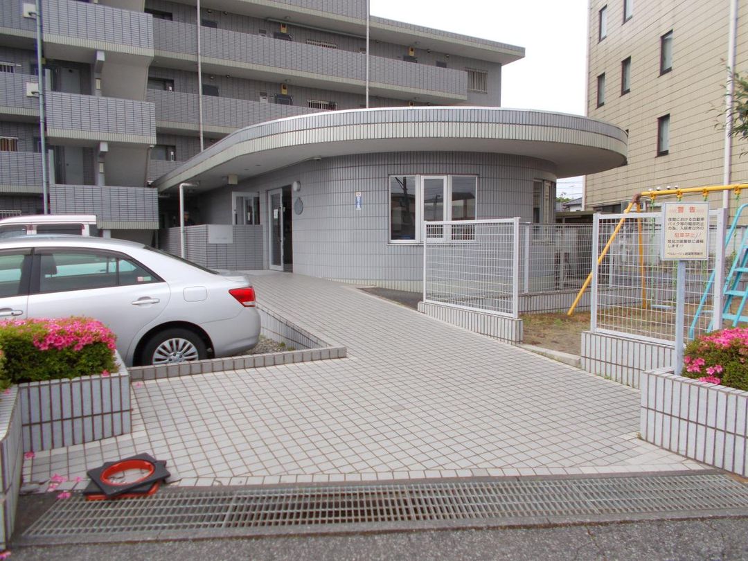 3LDK Apartment for Sale Near Yuki Station in Ibaraki - Thumbnail 2