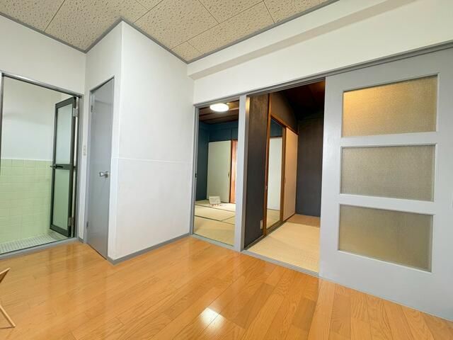 3DK Apartment for Rent in Hannan, Osaka - Zero Deposit & Key Money - Thumbnail 2