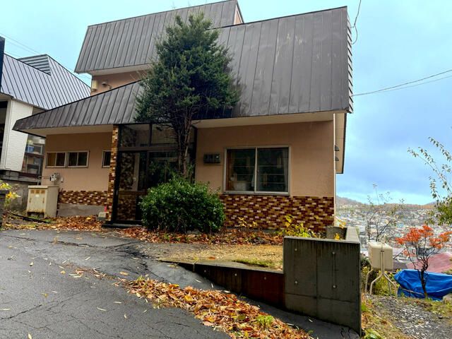 5LDK Detached House for Sale in Otaru, Hokkaido with Panoramic Views - Thumbnail 2