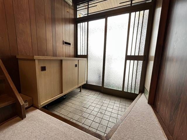 5LDK House for Sale in Hakodate, Hokkaido - Quiet Residential Area - Thumbnail 3