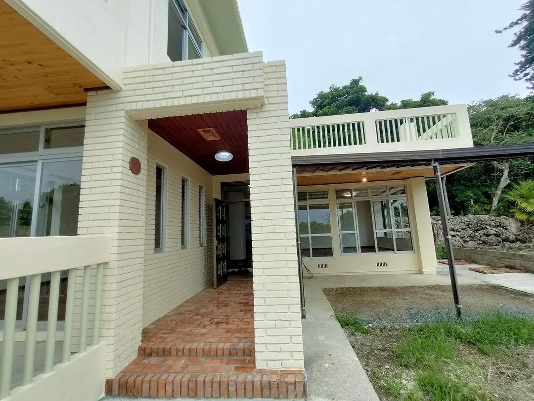 Renovated 3LDK House on Large Plot in Nanjo City, Okinawa - Thumbnail 3