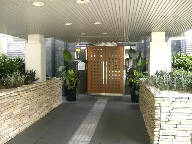 Grand Maison Shirokane 2LDK Apartment for Sale in Minato, Tokyo - Thumbnail 3