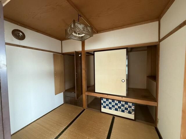 5LDK Detached House with Garden for Sale in Sapporo's Kiyota Ward - Thumbnail 2