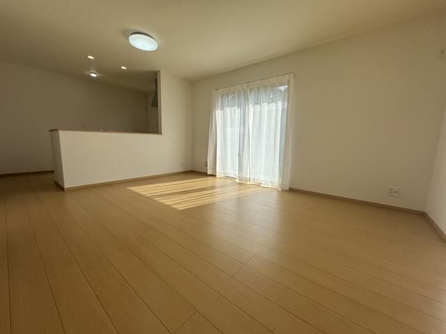 New 4LDK House for Sale in Hitachinaka, Ibaraki - Thumbnail 3