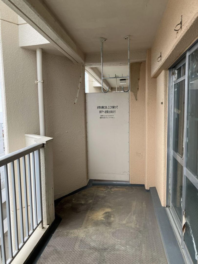 3LDK Used Apartment in Urasoe, Okinawa for Sale - Thumbnail 2