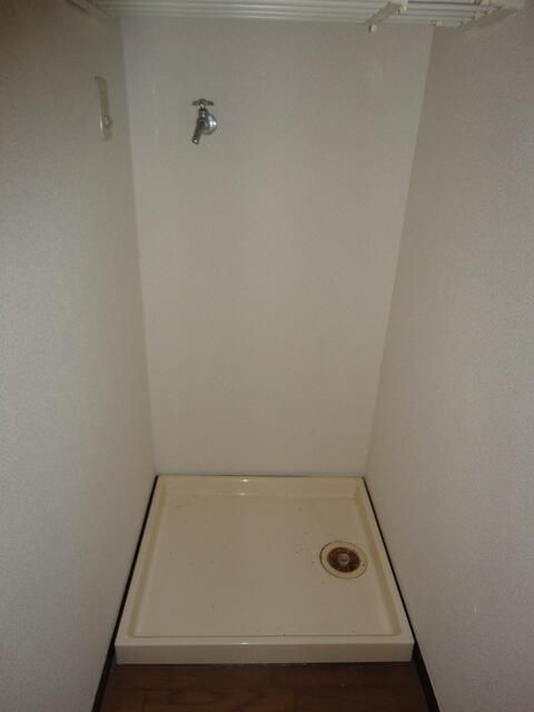 1R Apartment for Rent near Senbashi Station, Osaka - Thumbnail 4