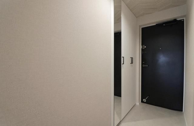 Renovated 4LDK Apartment for Sale in Hirakata, Osaka - Thumbnail 3