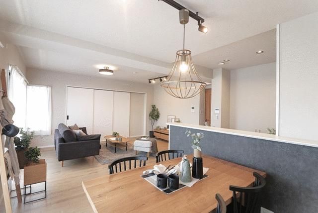 Renovated 4LDK Apartment for Sale in Hirakata, Osaka - Thumbnail 4