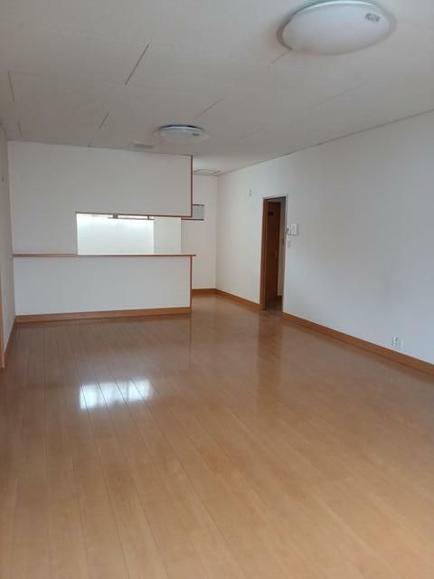 Used Detached House in Kanonji City, Kagawa – 6SLDK, 331.97 sqm - Thumbnail 3
