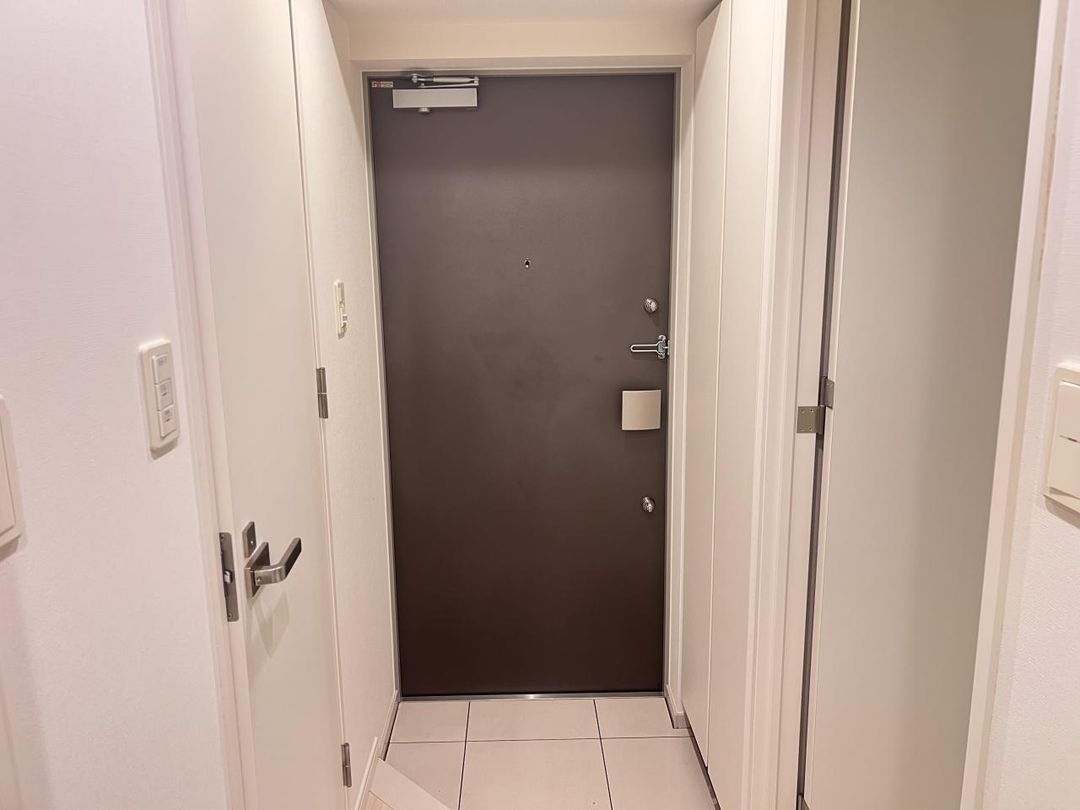 1LDK Apartment for Sale in Nakano, Tokyo - 3 Min to Shin-Nakano Stn - Thumbnail 2