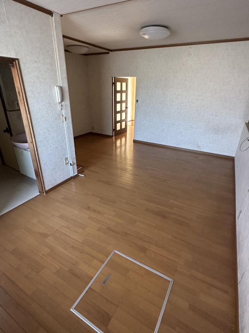3LDK Detached House for Sale in Sakai, Osaka - 650万円 - Thumbnail 2