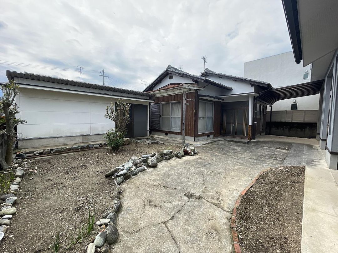 Spacious 6DK Detached House in Niihama, Ehime – 145m² - Thumbnail 3