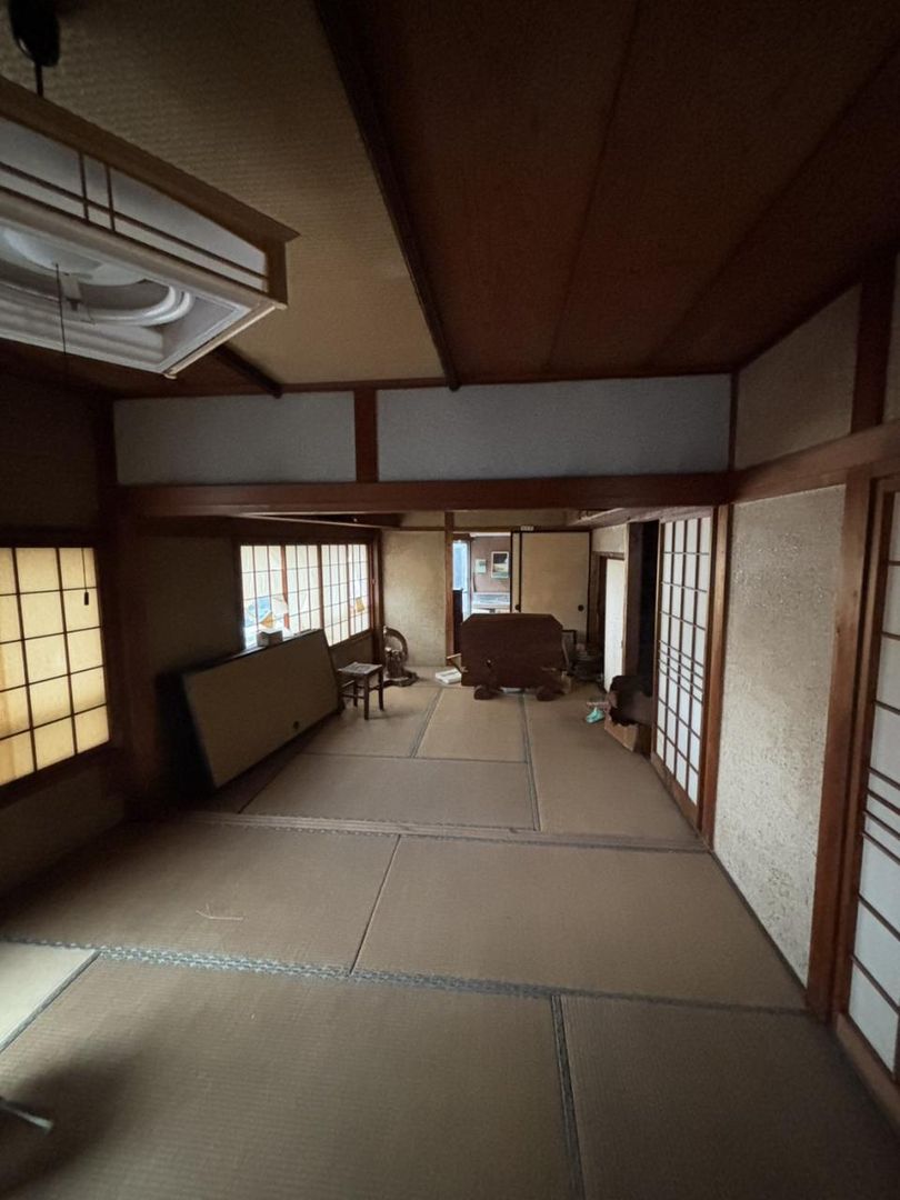 1927 Historic Wooden House for Sale in Gamagori, Aichi - Thumbnail 2