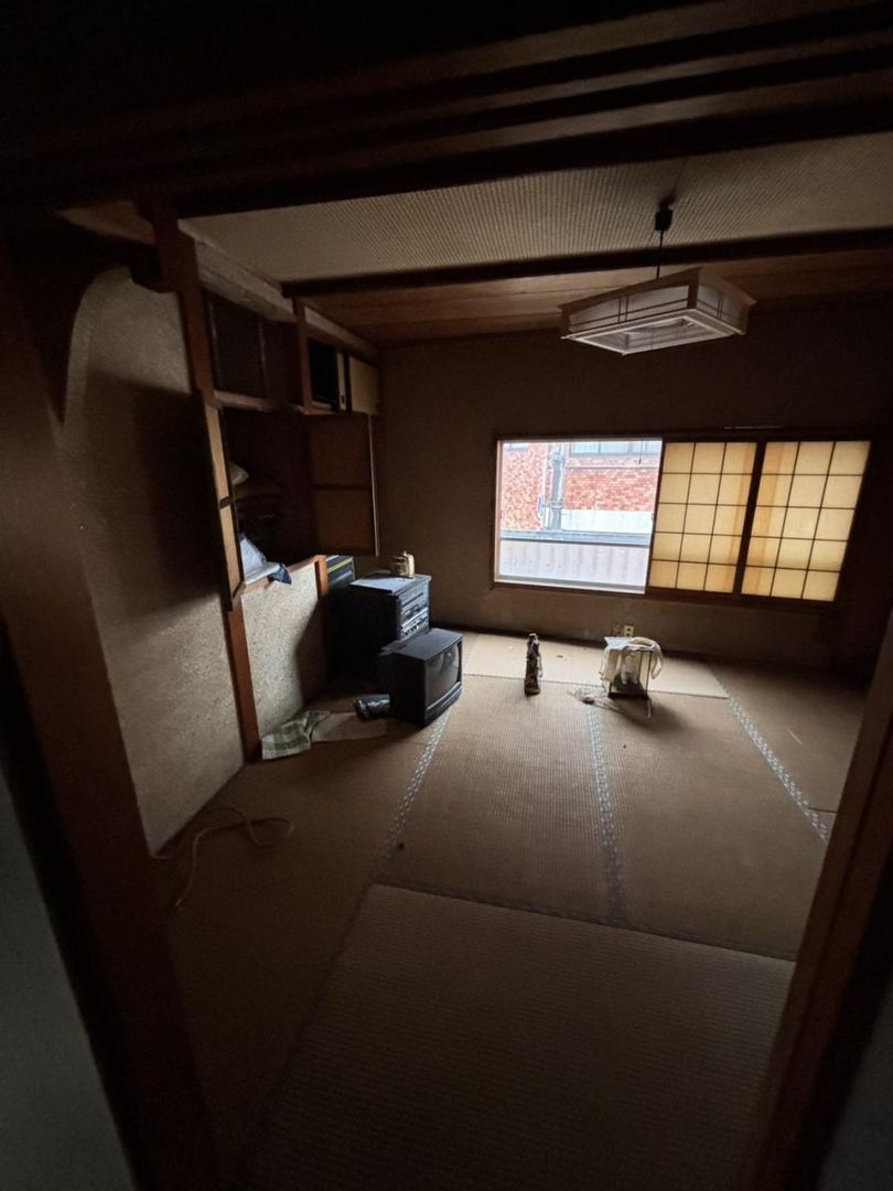 1927 Historic Wooden House for Sale in Gamagori, Aichi - Thumbnail 3