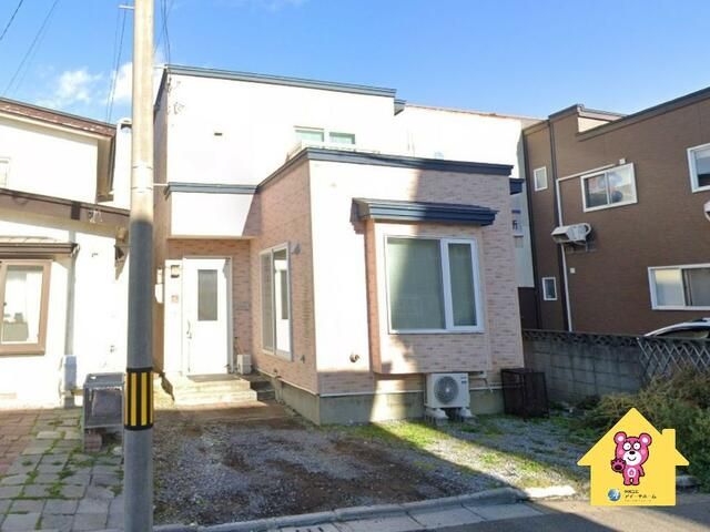 4LDK House for Sale in Hakodate, Hokkaido with Sea Access - Image 1