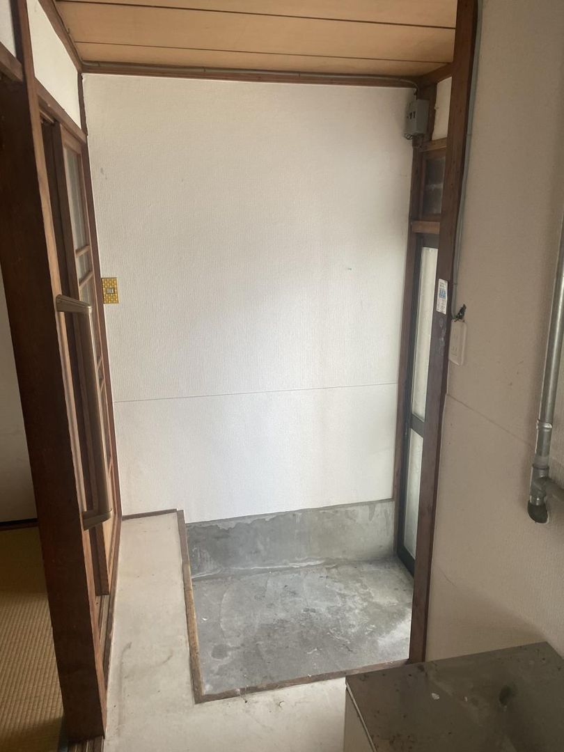 2K Apartment for Rent in Neyagawa, Osaka - 35,000 Yen - Thumbnail 3