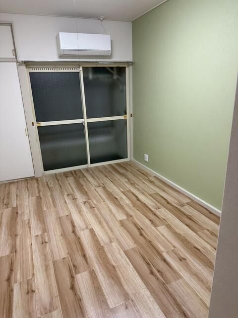 Renovated 1R Apartment for Rent in Toyonaka, Osaka - 30,000 Yen - Thumbnail 4