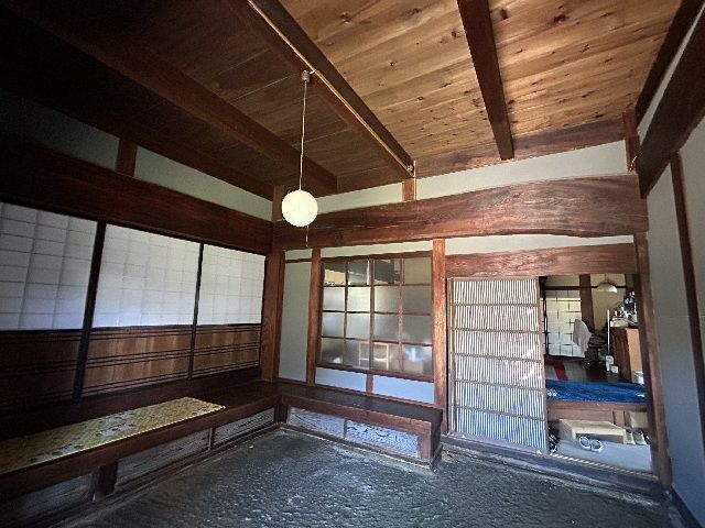 1898 Traditional 12LK House on 2278 sqm Land in Aisai, Aichi - Image 1