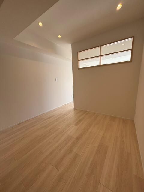 Renovated 2LDK Apartment for Sale in Higashiosaka, Osaka - Thumbnail 4