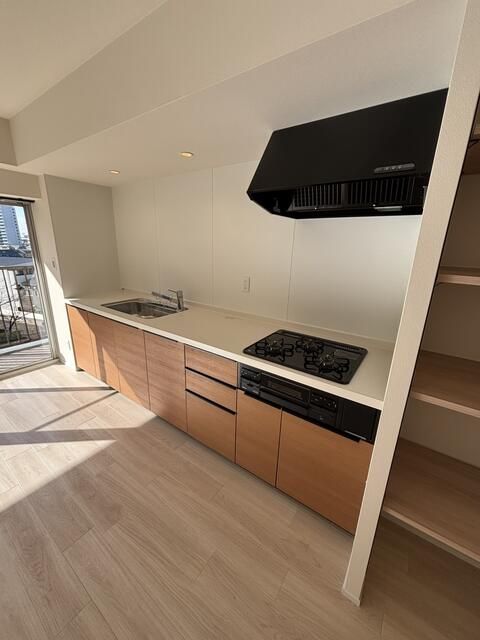 Renovated 2LDK Apartment for Sale in Higashiosaka, Osaka - Thumbnail 2