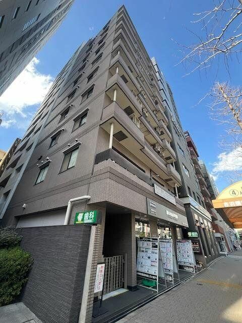 Renovated 1LDK Apartment with Tokyo Tower View in Azabujuban - Thumbnail 2
