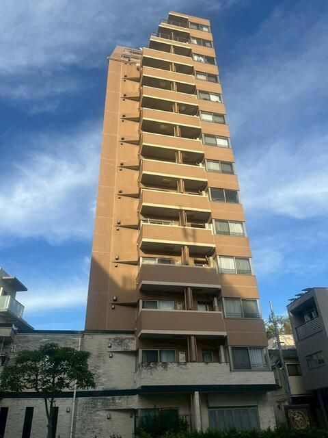 Shinjuku Studio Apartment for Sale with 3.87% Yield - Thumbnail 2
