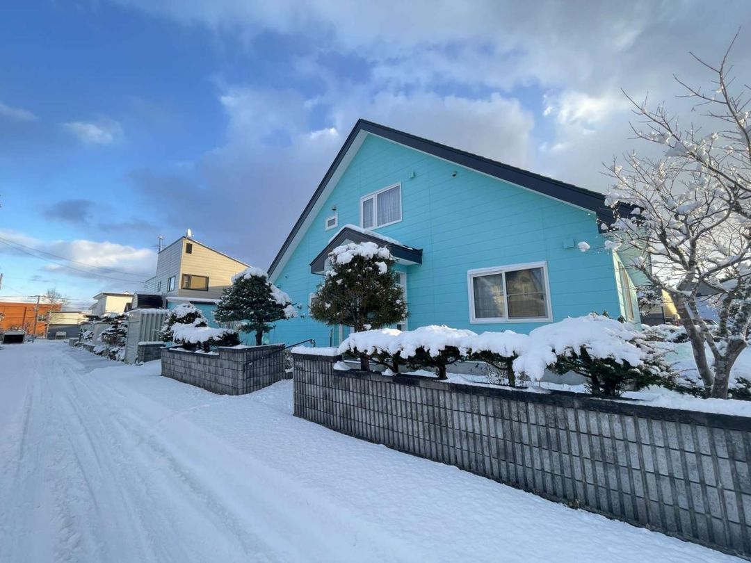 Spacious 4LDK House on Large Corner Lot in Chitose, Hokkaido - Thumbnail 3