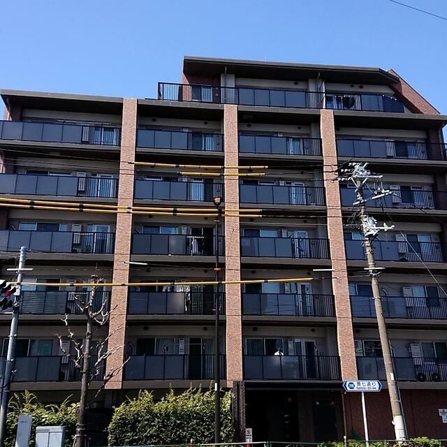 Modern 2LDK Apartment for Sale in Adachi, Tokyo - Thumbnail 3