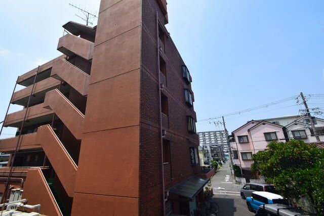 1K Apartment for Rent in Moriguchi, Osaka - No Key Money - Thumbnail 3