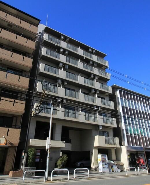 1K Apartment for Rent in Moriguchi, Osaka - No Key Money - Thumbnail 2