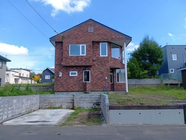 Renovated 4LDK Detached House in Kitahiroshima, Hokkaido - Thumbnail 2