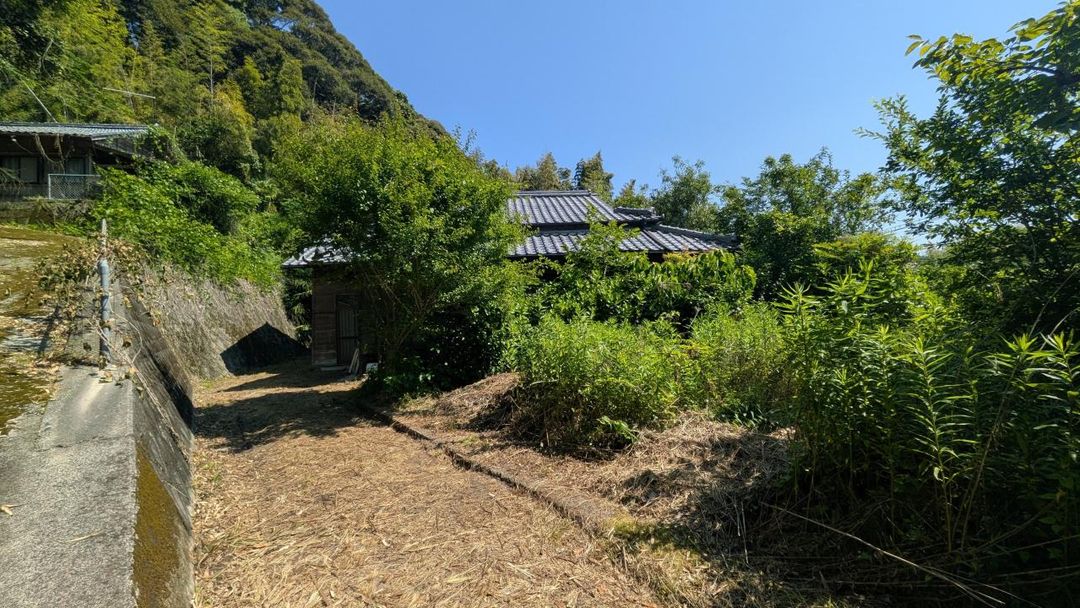 4DK Akiya House for Sale in Hioki, Kagoshima – 463sqm Land - Thumbnail 2