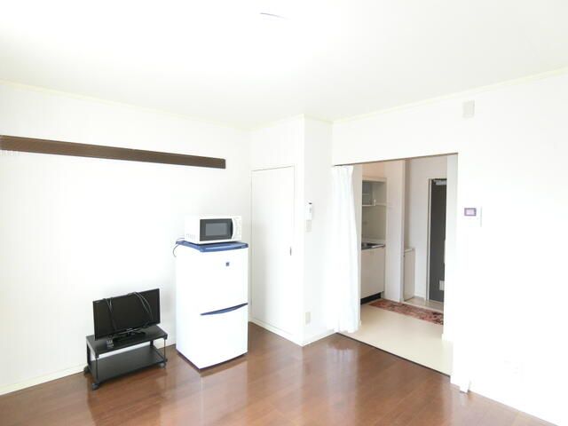 1DK Apartment for Rent near Kurahon Station & Tokushima University - Thumbnail 3