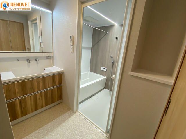 Renovated 3LDK Apartment for Sale in Sakai, Osaka - Thumbnail 4