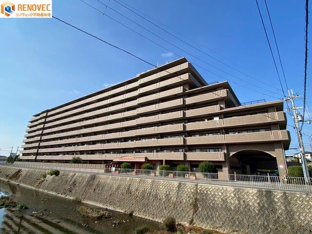 Renovated 3LDK Apartment for Sale in Sakai, Osaka - Image 1