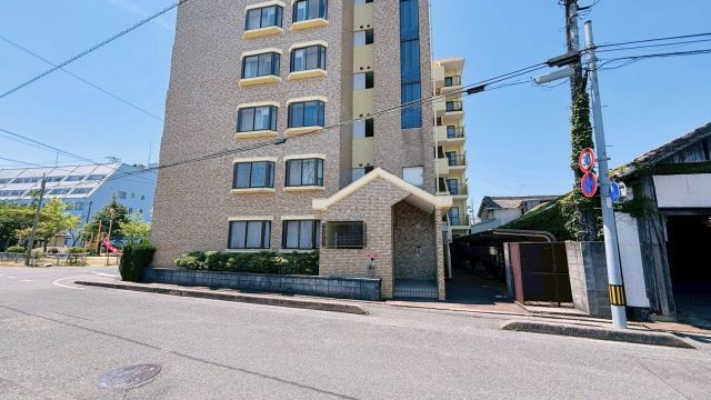 3LDK Apartment for Sale in Karatsu, Saga – 65.59 sqm - Thumbnail 3
