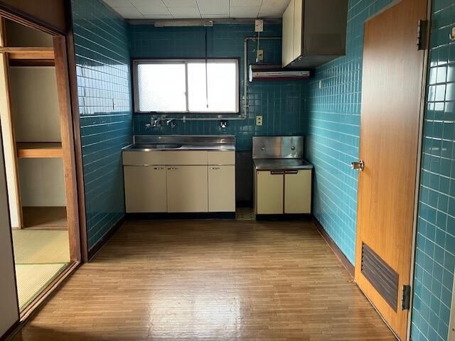 2LDK Apartment for Sale in Kokurakita Ward, Kitakyushu - Thumbnail 2