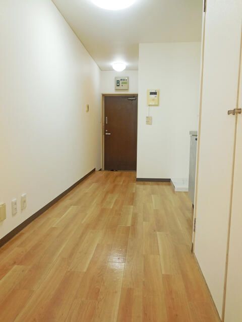 1DK Apartment for Sale in Arakawa, Tokyo - Near Machiya Station - Thumbnail 2