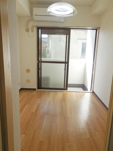 1DK Apartment for Sale in Arakawa, Tokyo - Near Machiya Station - Thumbnail 3