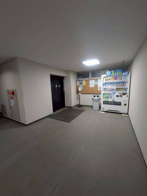 3DK Apartment for Sale in Takamatsu, Kagawa - 60.1 sqm - Thumbnail 2