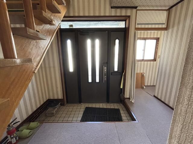 6LDK Detached House on 448 sqm Land in Asahikawa's Toyooka - Thumbnail 3
