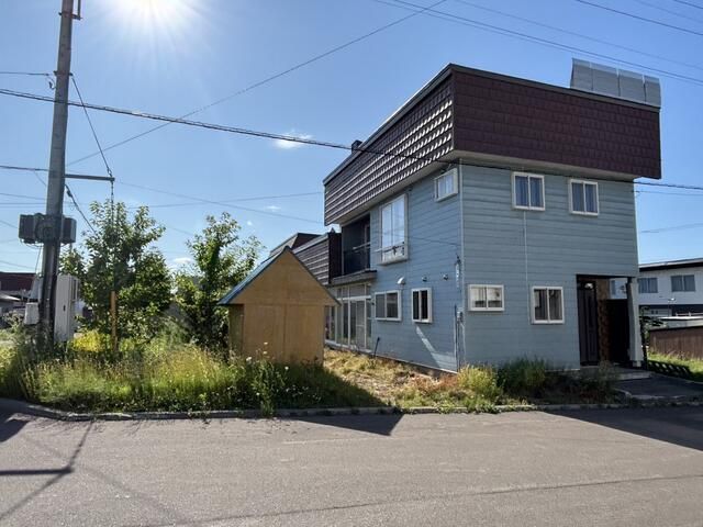 6LDK Detached House on 448 sqm Land in Asahikawa's Toyooka - Thumbnail 2