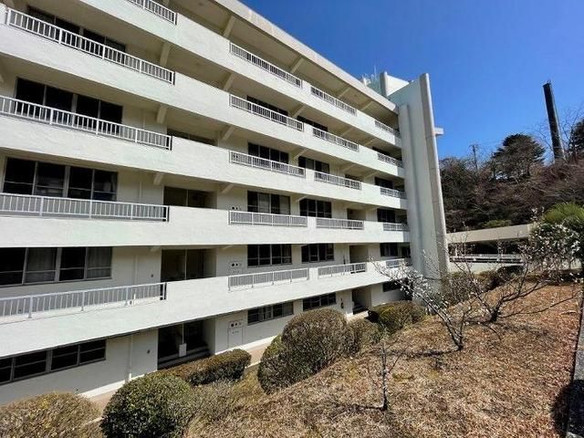 2LDK Apartment for Sale in Ito, Shizuoka - Resort Style Living - Thumbnail 2