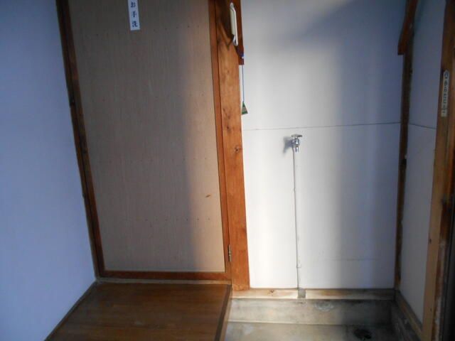 2DK Apartment for Rent in Kanazawa, Ishikawa - 20,000 Yen - Thumbnail 3