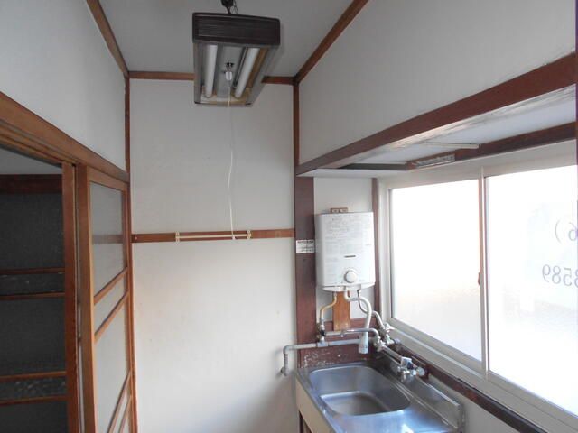 2DK Apartment for Rent in Kanazawa, Ishikawa - 20,000 Yen - Thumbnail 2