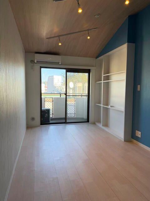 Renovated Studio Apartment for Sale in Itabashi, Tokyo - Thumbnail 3
