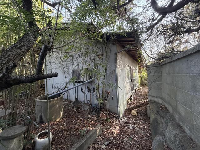 1970 Wooden House on 485 sqm Land in Onomichi, Hiroshima - Thumbnail 4