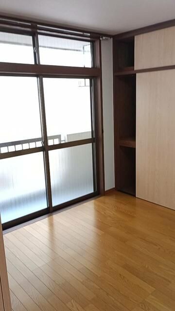Renovated 2DK Apartment for Sale near Fussa Station, Tokyo - Thumbnail 4