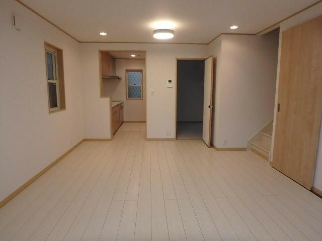4LDK Solar-Powered House for Sale in Sagamihara, Kanagawa - Thumbnail 2